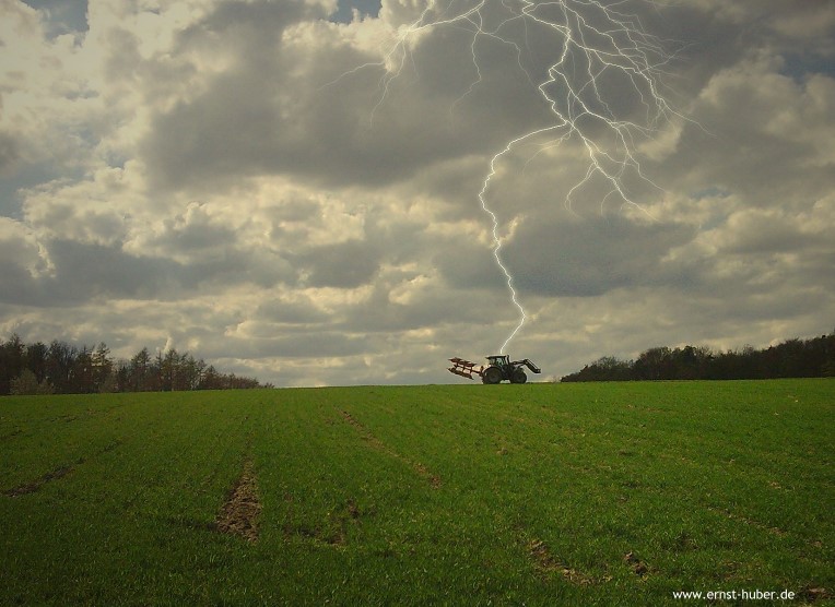 Gewitter auf der Buchplatte am Buchberg oberhalb von Lohr Sendelbach