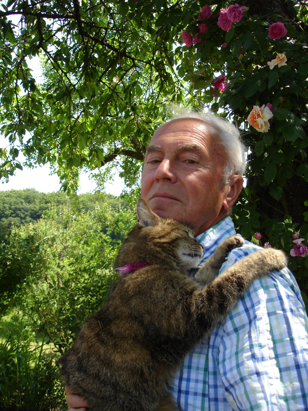 Der Leiter des Lohrer Schulmuseums und seine Katze, Foto von Christiane Stenger, Wrzburg