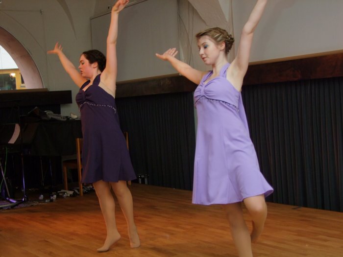 hughesdancers_602.jpg