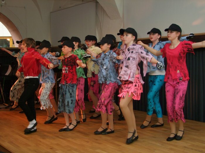 hughesdancers_771.jpg