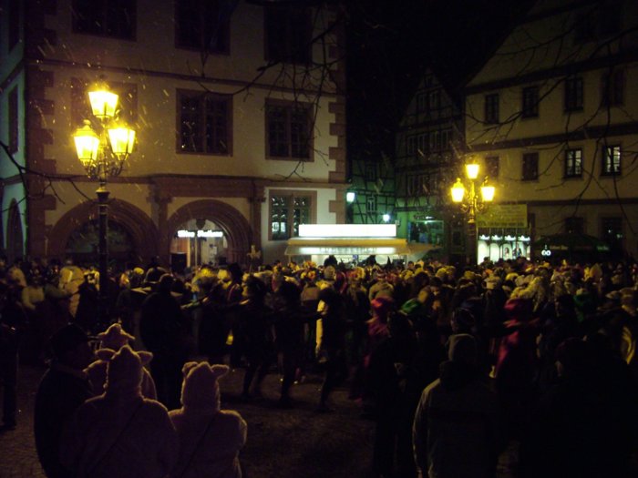 weiberfasching_345.jpg